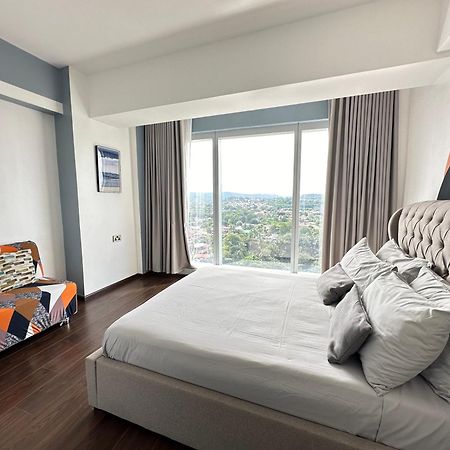 Condotel Aeon Towers Davao 20Mbps Wifi Exterior foto
